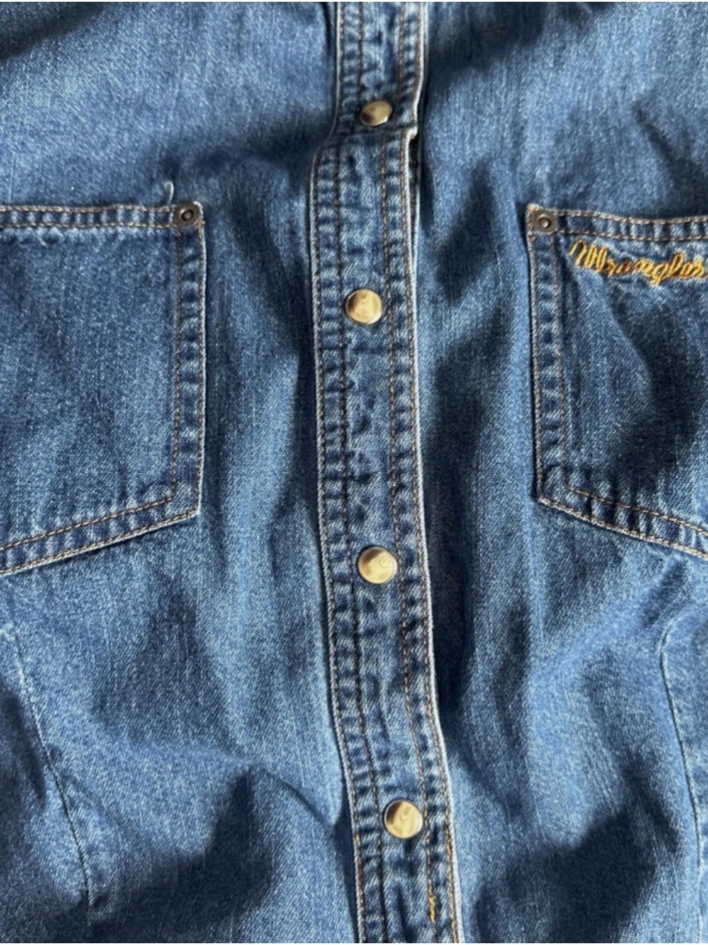 Wrangler ~ Blue ~ Denim ~ Waist Length Shirt w/ Tie at Waist. Size Medium/Large. - Picture 9 of 11